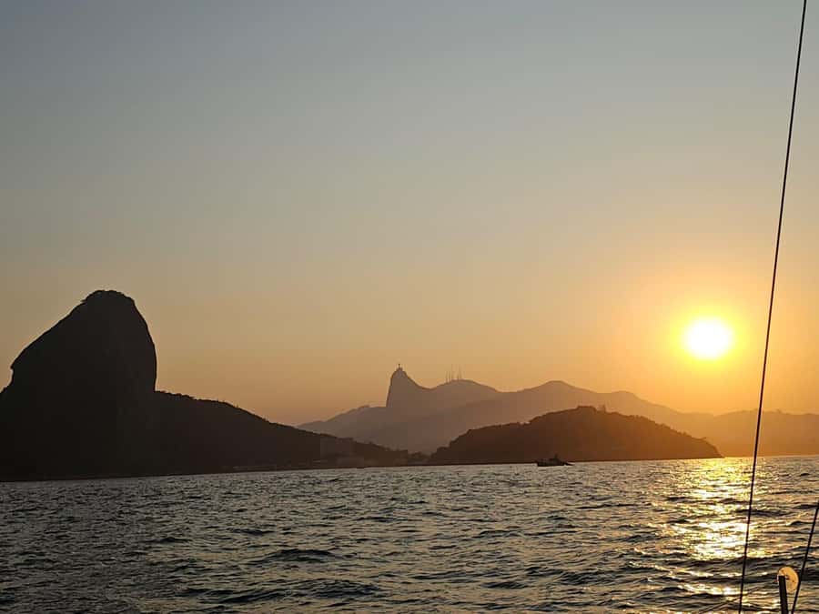 Rio de Janeiro: Sailing Sunset Tour with Snacks and Drinks - Setting Out From Urca: Where the Sail Gets Its Best Views
