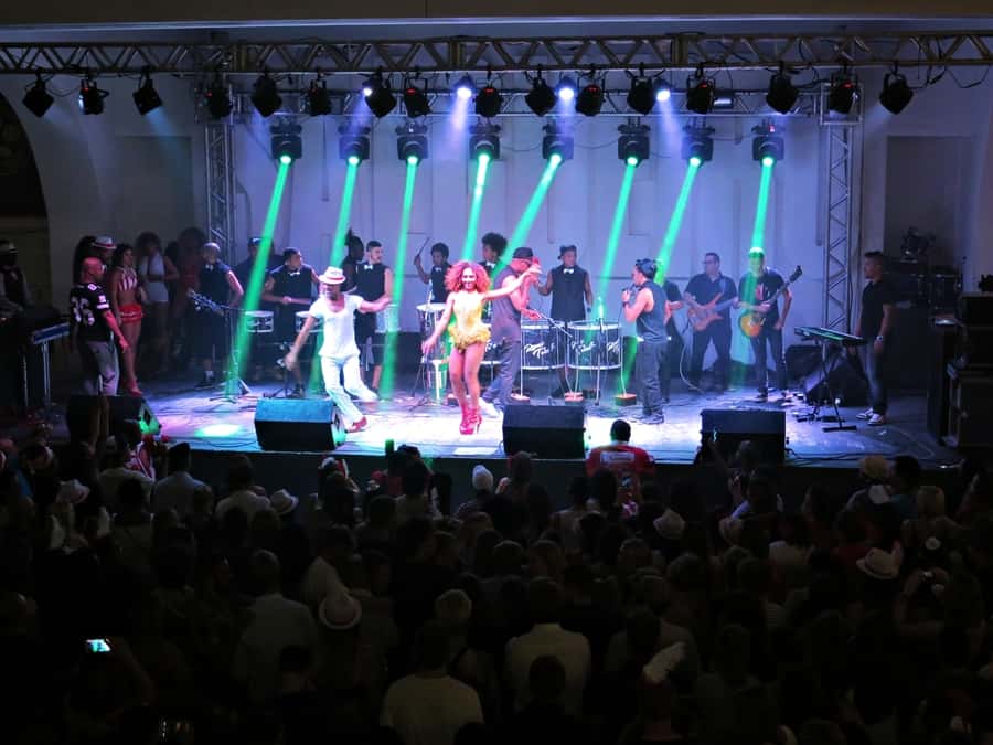 Rio de Janeiro: Salgueiro Samba School Rehearsal Tour - Key Points Before You Go