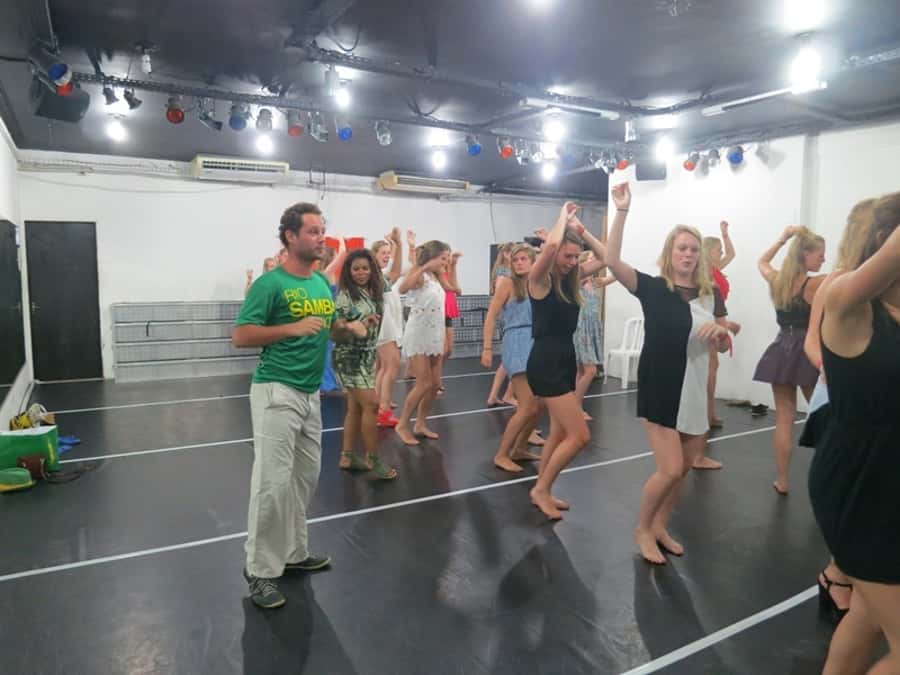 Rio de Janeiro: Samba Class and Samba Night Tour - Monday Ipanema street party vs Wed–Sat Copacabana samba club