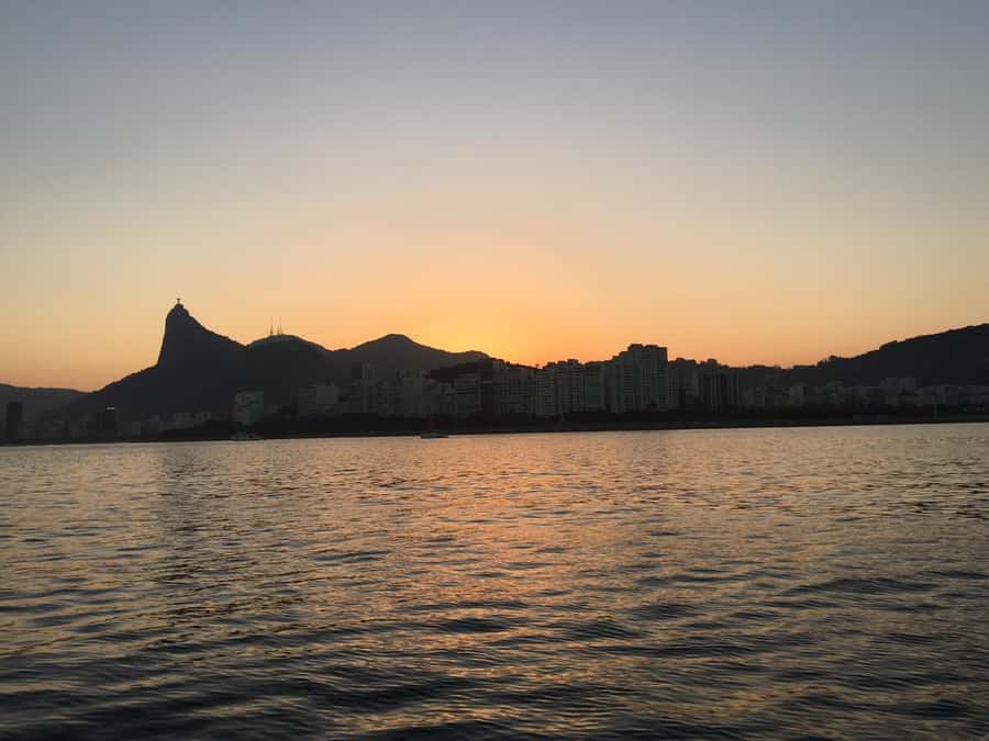 Rio de Janeiro: SpeedBoat Tour - Sunset with Beer - Sugarloaf Mountain and Praia Vermelha: the photo angle you can’t fake