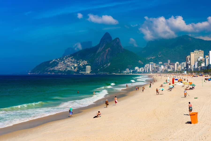 Rio de Janeiro: Sugarloaf Mountain & Beaches Half-Day Tour - Riding the cable car to Morro da Urca and Pão de Açúcar