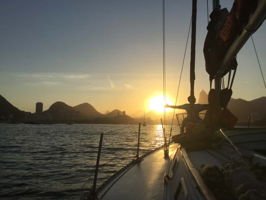 Rio de Janeiro: Sunset Sailing Tour - Why this sunset sailing tour in Guanabara Bay hits different