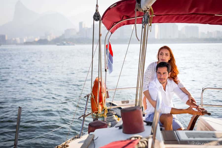 Rio de Janeiro: Sunset Sailing Tour - Caipirinhas, beer, sparkling wine, and the kind of onboard service you notice
