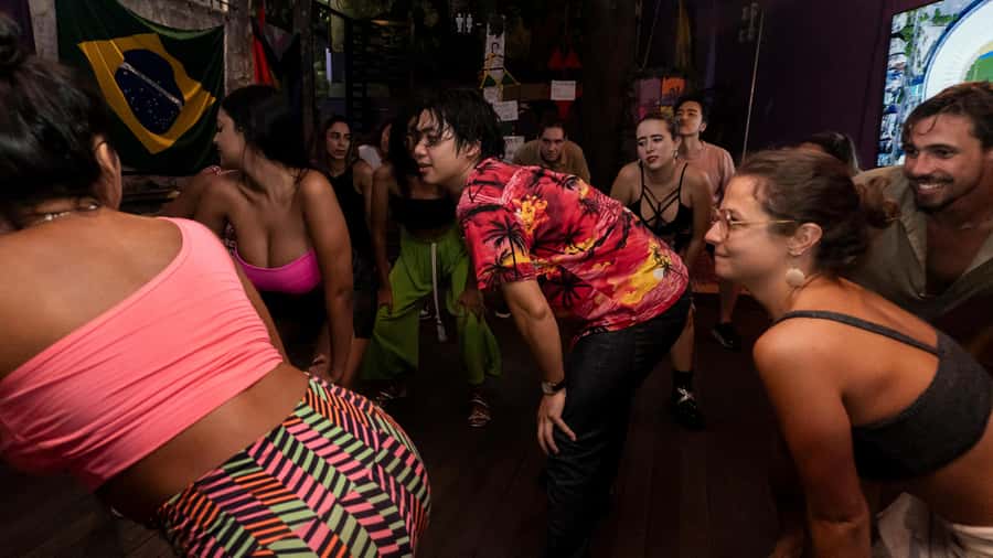 Rio Experience: Caipirinha Workshop (2 Caipis) + Funk Class - Lapa on a Friday: Make It Optional, Make It Fun