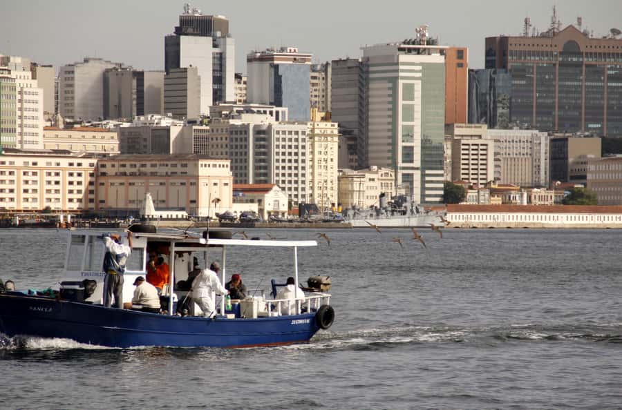 Rio From The Sea: Guanabara Bay Cruise with Optional Lunch - How the Sightseeing Actually Feels: Coastline First, Landmarks Second
