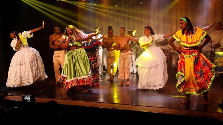Rio: Ginga Tropical Folkloric Show & Optional Dinner - How the evening is set up: dinner or show-only
