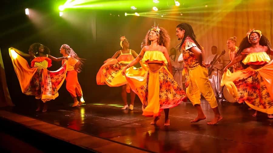 Rio: Ginga Tropical Folkloric Show & Optional Dinner - What’s included (and what you’ll pay for yourself)