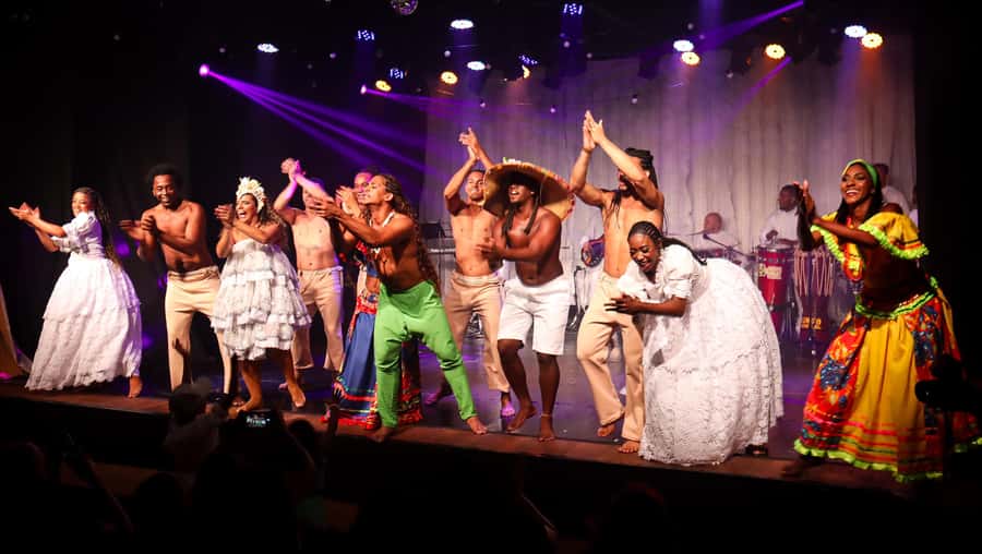Rio: Ginga Tropical Samba and Folklore Show Ticket - Practical timing: a night show that fits into your Rio plan