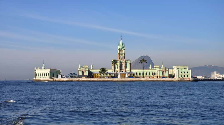Rio: Guanabara Bay Boat Tour - The Shoreline Stretch: Beaches and Fortresses That Tell a Story