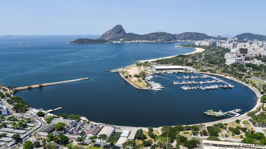 Rio: Guanabara Bay Boat Tour - Sugarloaf Mountain Photo Moment: Brief but Worth It