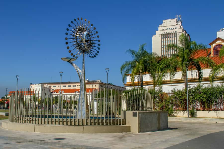 Rio: Historical Walking Tour - Cultural centers along the way: the Post Office, France-Brazil House, Bank of Brasil