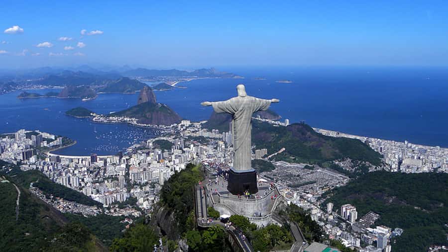 Rio: Maracanã Stadium & Christ the Redeemer by Rack Railway - Christ the Redeemer: your viewing window and photo strategy