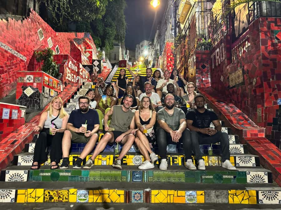 Rio: Pub Crawl in Lapa with Cachaça Tasting and Live Samba - Arcos da Lapa Stalls and the Free Caipirinha