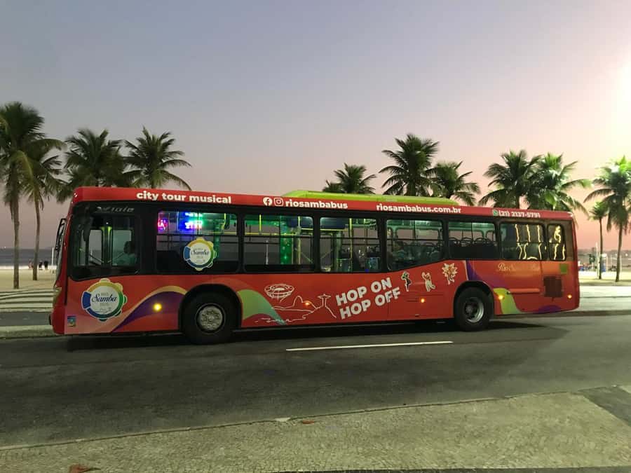 Rio Samba Bus: hop-on hop-off city tour in Rio de Janeiro - Aterro do Flamengo and the walk-through city feel