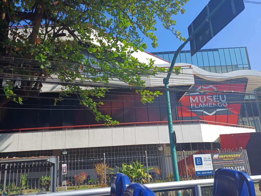 Rio Samba Bus: hop-on hop-off city tour in Rio de Janeiro - AquaRio, Yup Star, Sambódromo, and Maracanã: big venues on the map