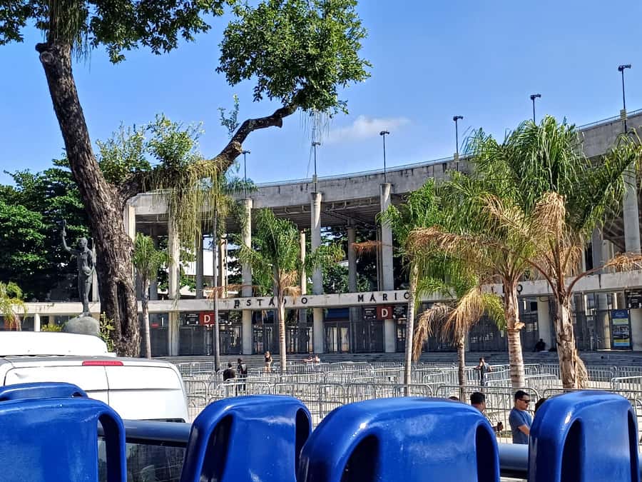 Rio Samba Bus: hop-on hop-off city tour in Rio de Janeiro - The Copacabana start: waterfront views and a fast sense of place