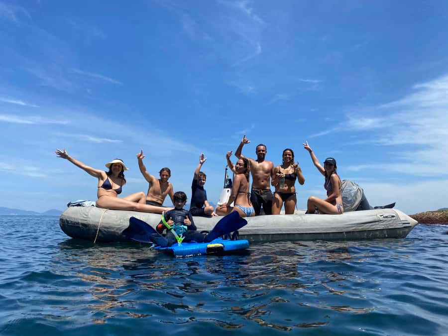 Rio: Snorkel & Swim with Turtles Tour at Tijuca Islands - The speedboat ride: views first, then snorkel time