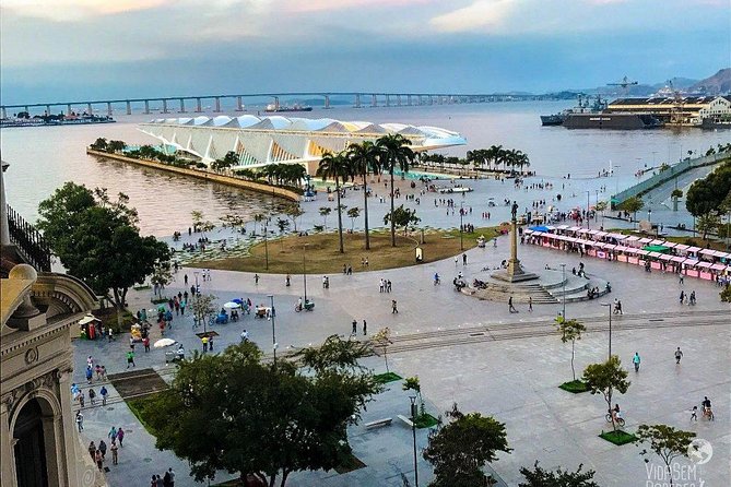 Rio Street Art Tour - Meeting in Copacabana, ending in Botafogo: logistics that keep you moving