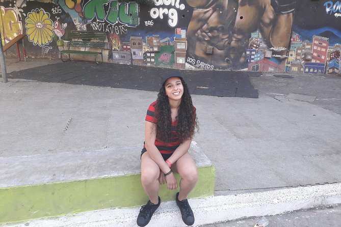 Rocinha Local Tour - Meet your guide and the English-only format