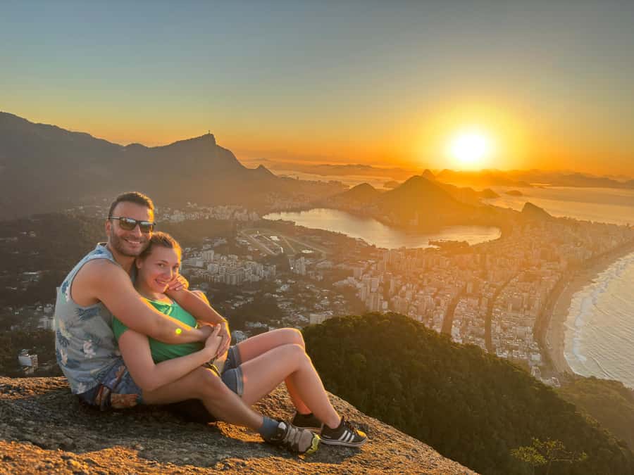 Sunrise at Morro Dois Irmãos + Vidigal Favela Experience - Vidigal Favela: what a guided walk adds (and what it costs you)