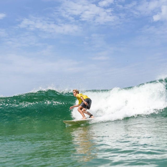 Surf lessons: in Arpoador in Ipanema. - Small-group coaching: what you gain with a limit of 6