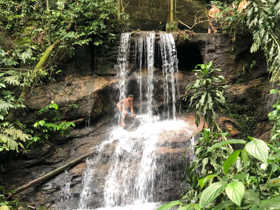 Tijuca Forest´s hike: caves, waterfalls and great views - The uphill start: Cascatinha Taunay and why the first waterfall sets the tone