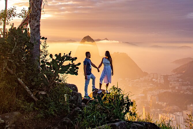 Tour to Mirante Dona Marta at sunrise with guide and photos! - Meeting Point and Getting There: 3:30 Pickup, Shared Van, and Route Choices